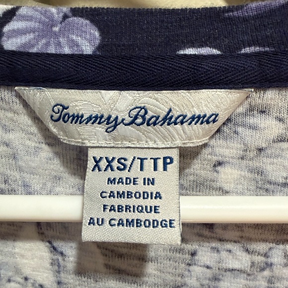 Tommy Bahama Navy and Lavender Floral Scoop Neck Long Sleeve Top 100% Cotton - Picture 2 of 5